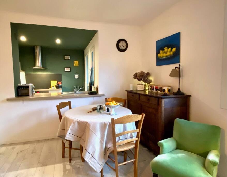 Appartement Chaleureux Entre Zola Et Proce. Nantes Luaran gambar