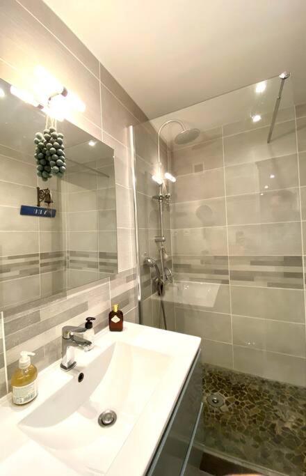 Appartement Chaleureux Entre Zola Et Proce. Nantes Luaran gambar